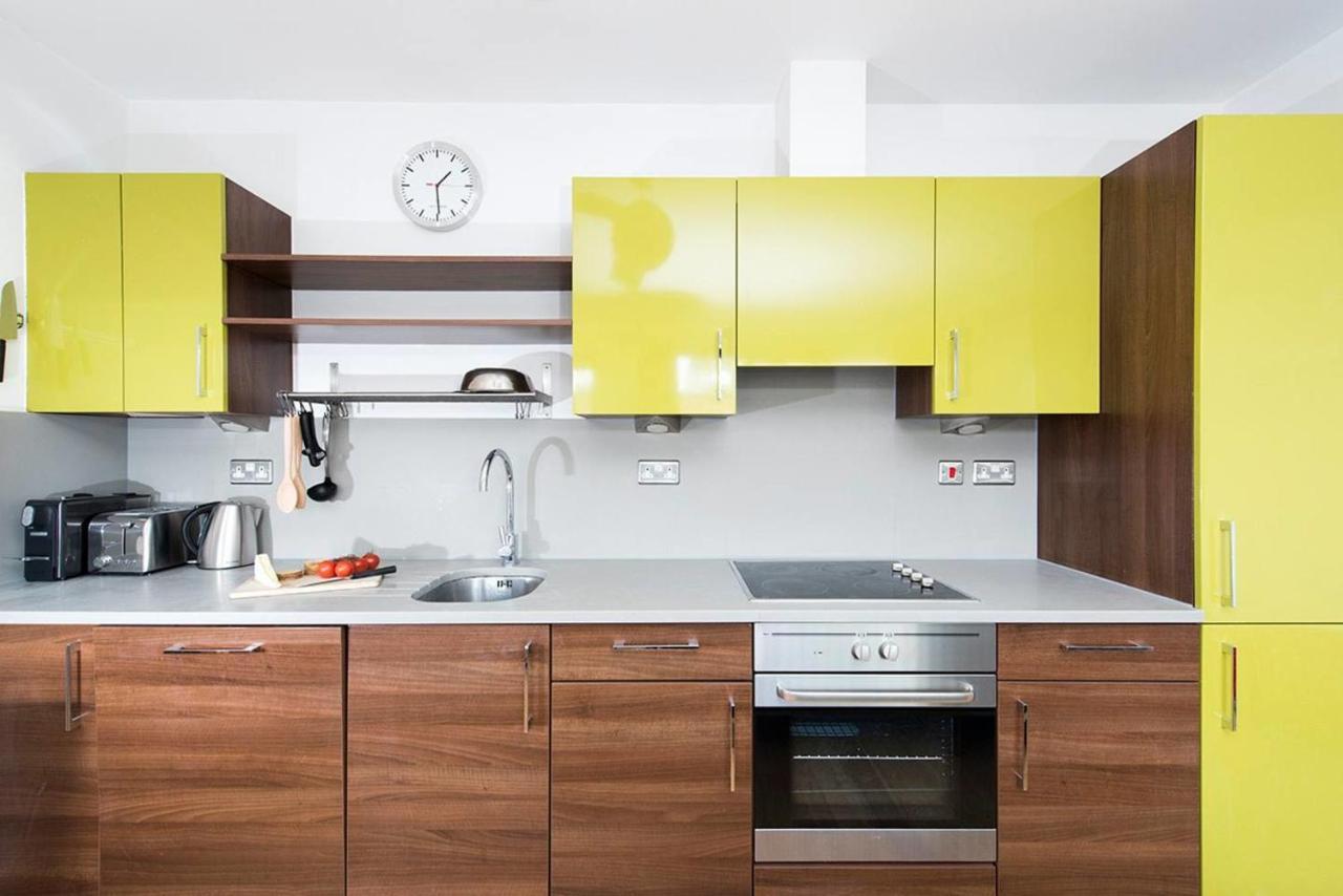 Stylish 2 Bedroom Flat With Balcony In Londra Esterno foto